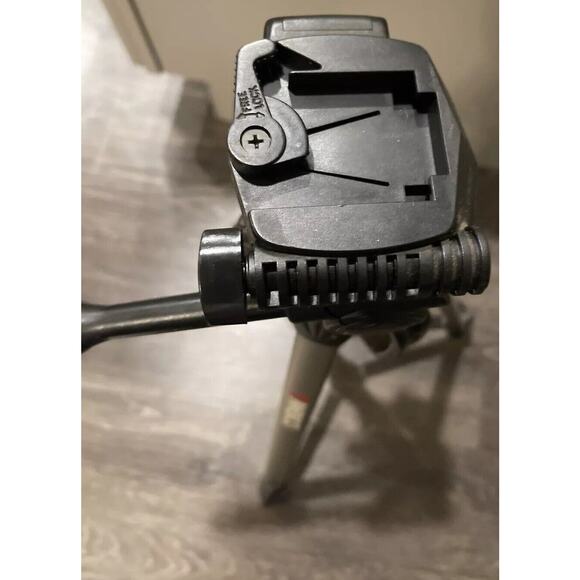 Ambico V-0551 Tri Pod Adjustable Height Flip Lock Lever Bubble Level Geared Pan - Picture 3 of 8